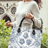 Heilige Eleganz: Blau-weiße Devotion-Ledertasche